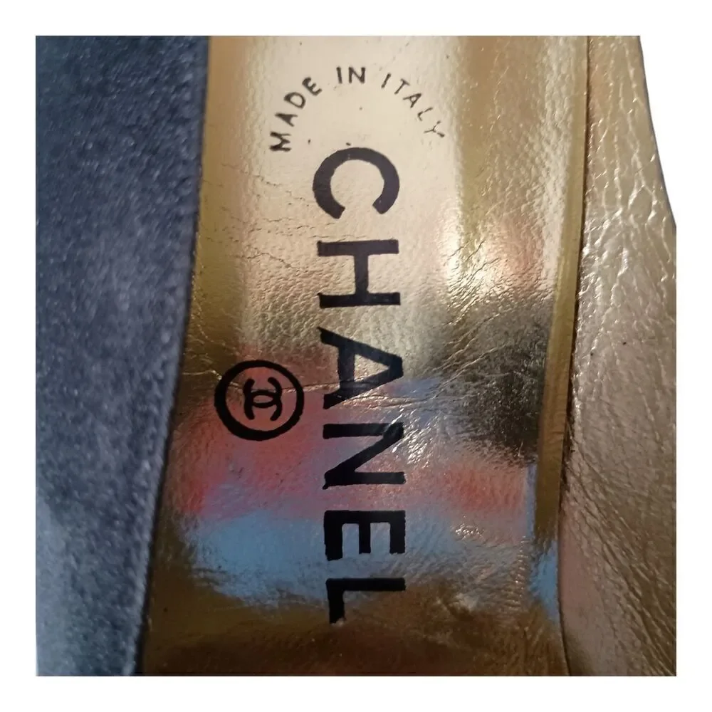 CHANEL product pair